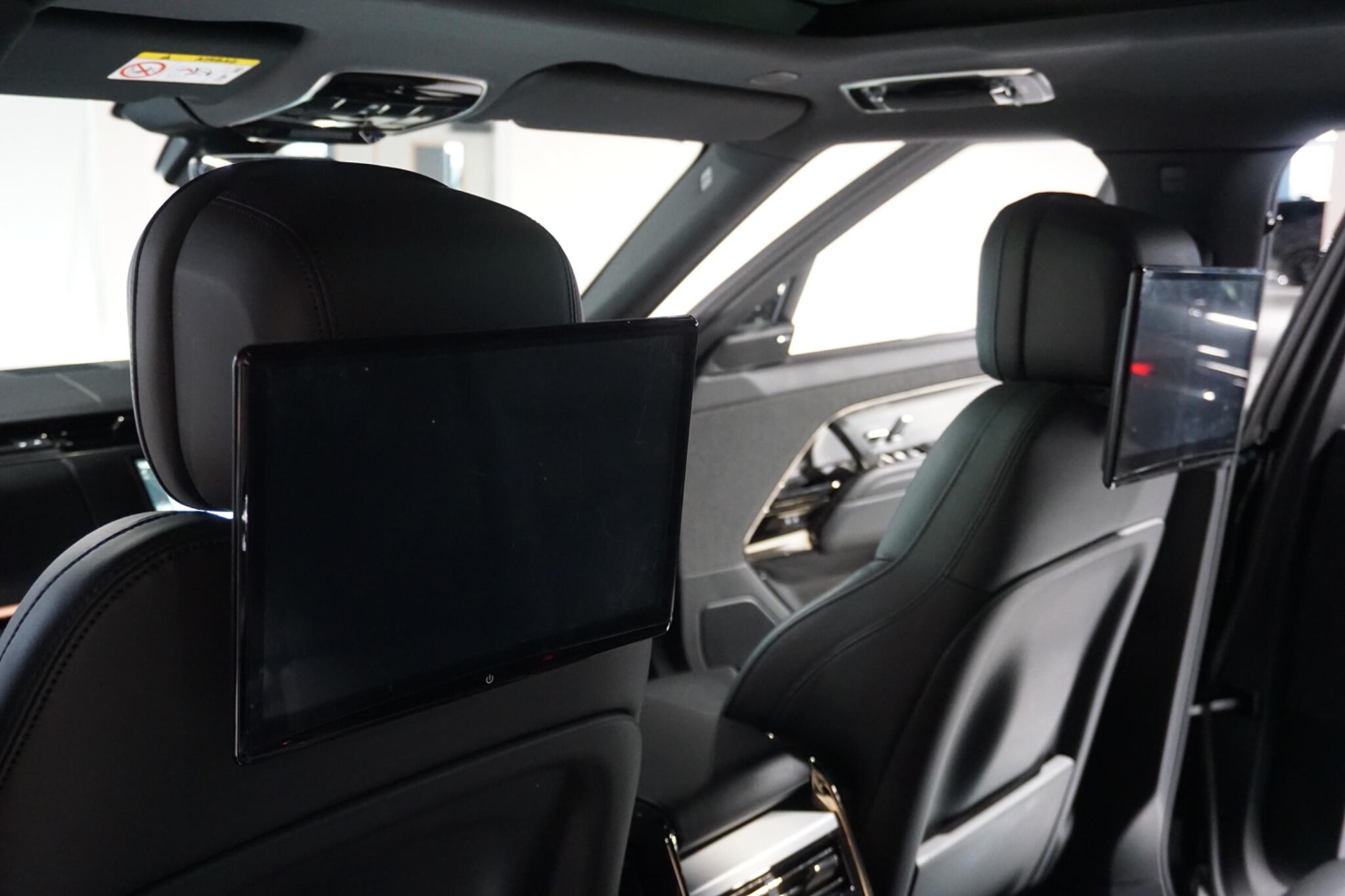 Land Rover Range Rover Sport 3.0 D300 MHEV Dynamic SE SUV 5dr Diesel Auto 4WD Euro 6 (s/s) (300 ps)